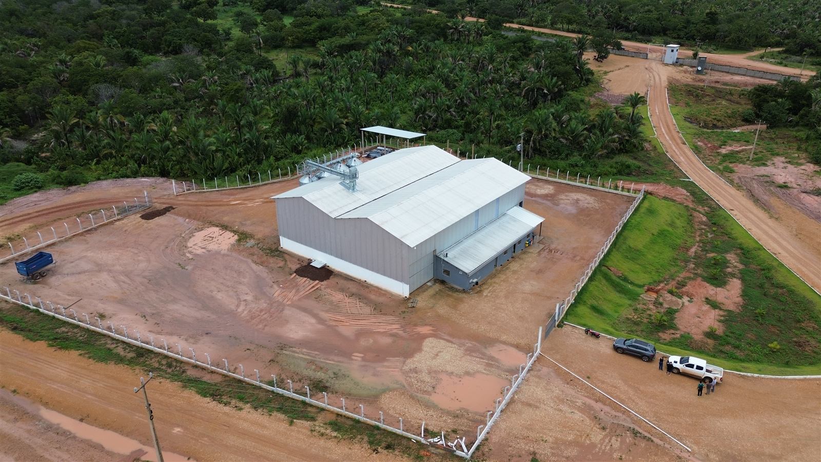 Galpão pré-moldado finalizado em propriedade rural
